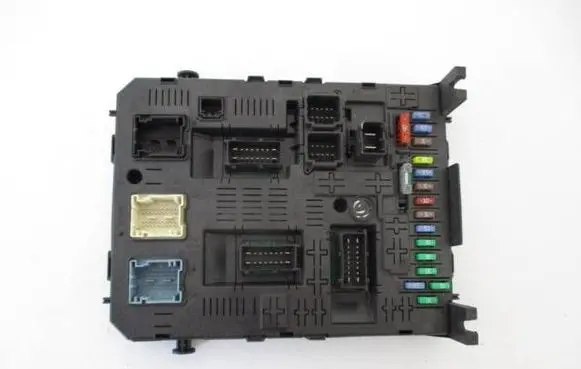 Peugeot 308 Comfort/convenience module 9678477280