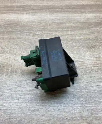 Peugeot 307 Glow plug pre-heat relay 9639912580 51299011