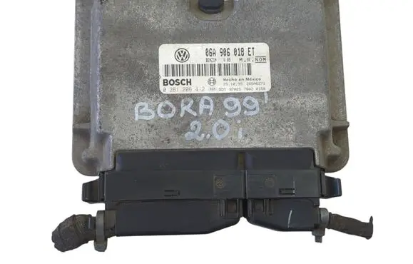 Volkswagen Bora Engine control unit/module 06A906018ET 26SA6271 0261206412
