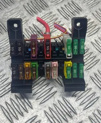 Mercedes-Benz E W211 Fuse module 2115450301 13943311 13943271