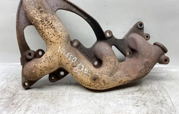 Mercedes-Benz Vaneo W414 Exhaust manifold 0681420201