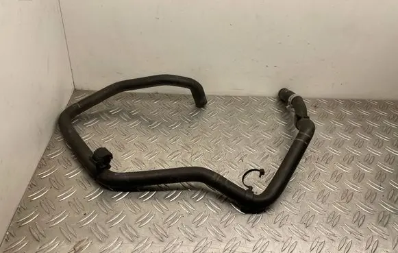 Engine coolant pipe/hose