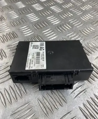 Volkswagen Touareg II Gateway control module 7P6907530M