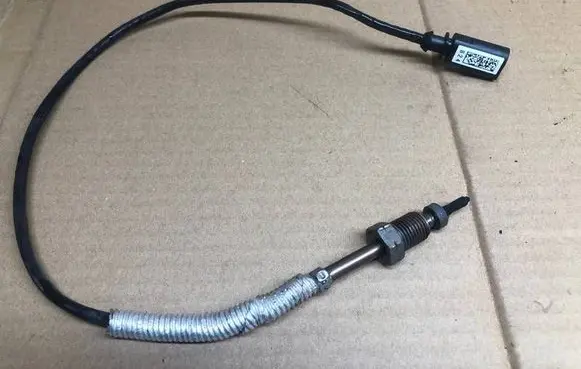 Skoda Octavia Mk4 Exhaust gas temperature sensor 05L906088Q