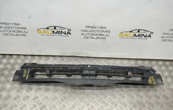 Opel Vivaro Front bumper mounting bracket 620300101R