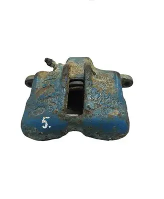 Volkswagen PASSAT B5 Front brake caliper