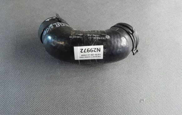 Volkswagen Golf VII Engine coolant pipe/hose