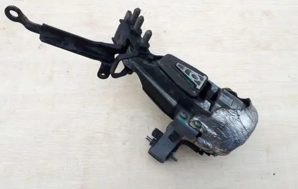 Citroen C6 Engine mount bracket 180676 326C65