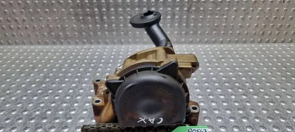 Volkswagen Golf V Oil pump S18031563 03C105Q