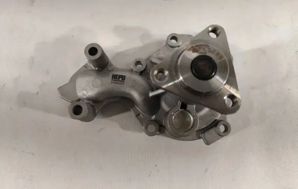 Ford B-MAX Water pump 1766164 P261