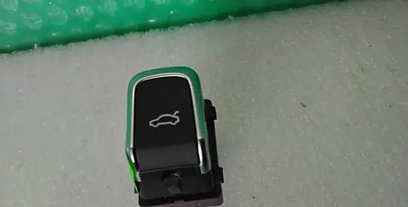 Audi A4 S4 B8 8K Tailgate opening switch 4H0959831B