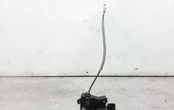 Opel Signum Front door lock 13210767
