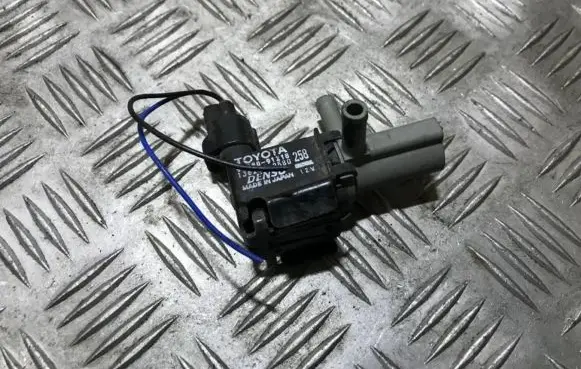 Toyota Corolla E120 E130 Turbo solenoid valve 9008091218 90080-91218