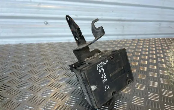 Ford Focus ABS Pump 2m512m110ee