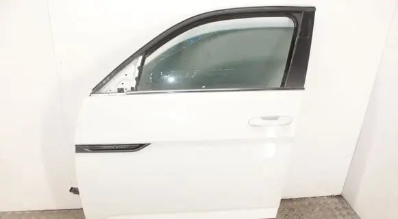 Volkswagen Atlas Cross Sport Front door