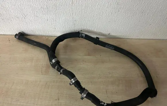 Mercedes-Benz E W211 Engine coolant pipe/hose A2115011225