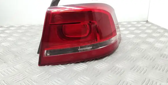 Volkswagen PASSAT B7 Rear/tail lights 3AE945096C