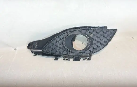 Mercedes-Benz A W176 Front fog light trim/grill A1768850622