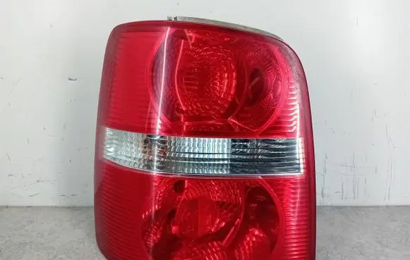 Volkswagen Touran I Rear/tail lights 