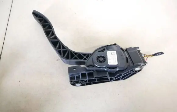 Ford Fiesta Accelerator throttle pedal 8v219f836aa 8v21-9f836-aa