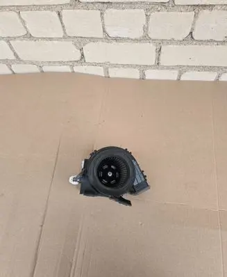 Toyota Prius (XW50) Hybrid/electric vehicle battery fan G923047050
