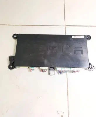Tesla Model X Other control units/modules 104390010C 0316DS009627
