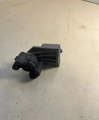 Porsche Cayenne (92A) Radiator mount bracket 7P0121079