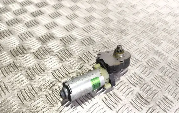 Volvo XC90 Seat adjustment motor 0130002526 198388103 160708N