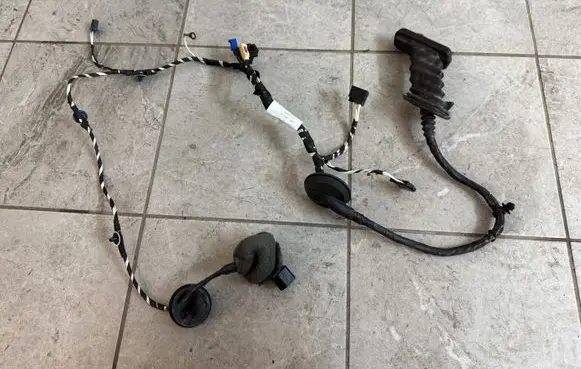 Volkswagen Amarok Front door wiring loom 2H3971121C