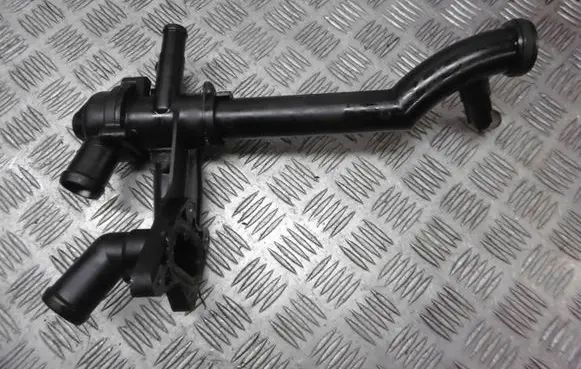 Volkswagen Polo IV 9N3 Thermostat/thermostat housing 03C121111B
