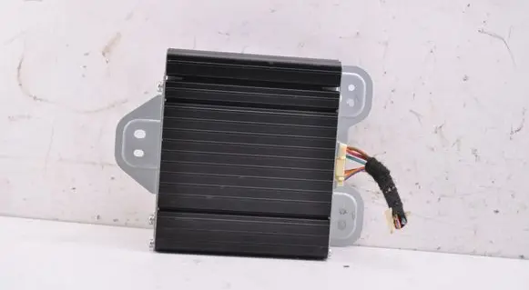 Mercedes-Benz GL X164 Sound amplifier A2049820020