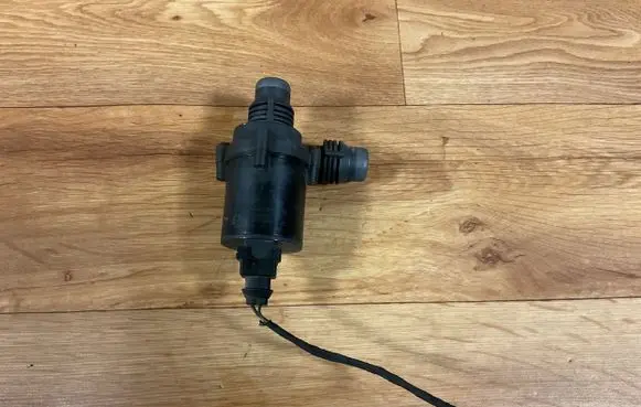BMW 5 E60 E61 Electric auxiliary coolant/water pump 70207802