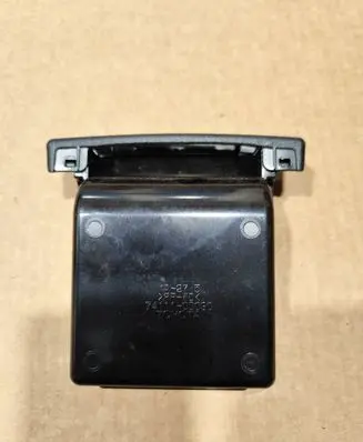 Toyota Hilux (AN10, AN20, AN30) Car ashtray 741110D030
