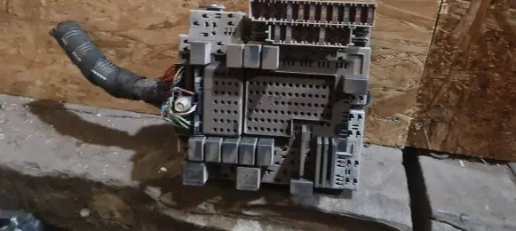 Volvo XC90 Fuse module 08696098
