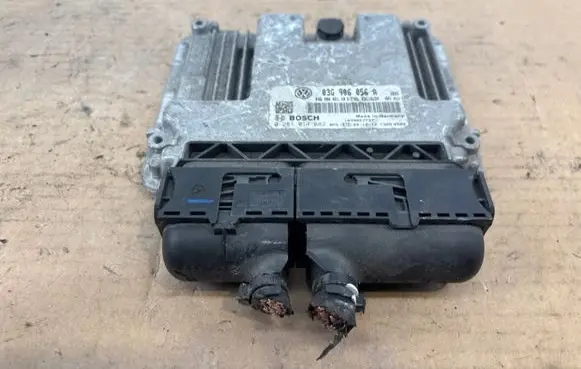 Volkswagen PASSAT B6 Engine control unit/module 03G906056A 03G906021AB 0281014682