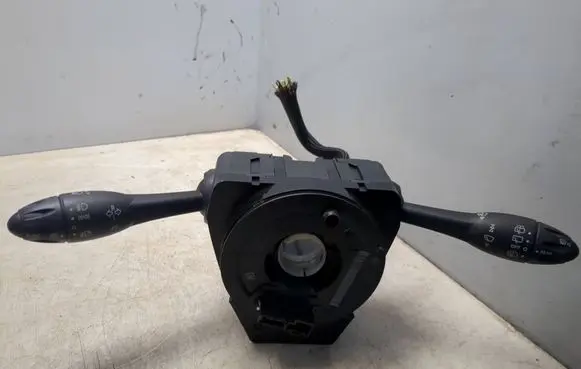 Wiper turn signal indicator stalk/switch