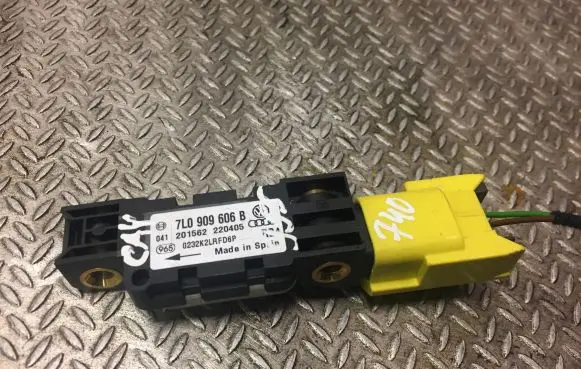 Porsche Cayenne (9PA) Airbag deployment crash/impact sensor 7L0909606B