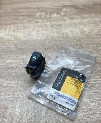 Renault Laguna I Electric window control switch 7700417486