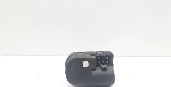 Mercedes-Benz E W210 Headlight level adjustment motor 00745700