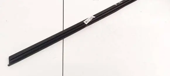 Skoda Fabia Mk2 (5J) Front door glass trim molding 5J0837479