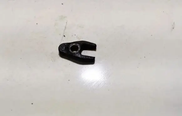 Renault Laguna II Fuel Injector clamp holder