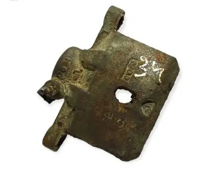 Mitsubishi Pajero Front brake caliper
