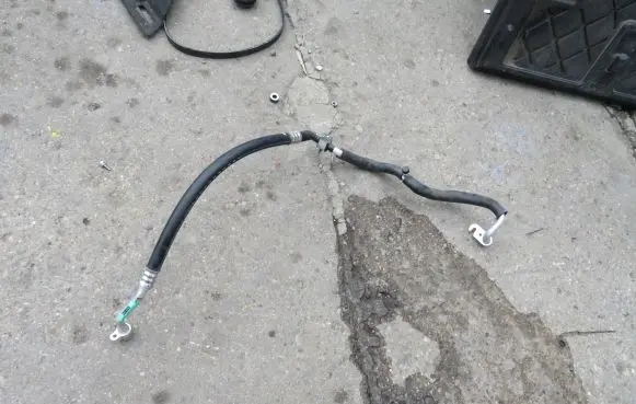 Mazda 2 Air conditioning (A/C) pipe/hose DB5H61462