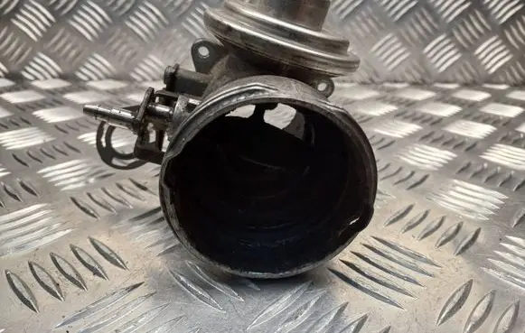 Audi A3 S3 8L EGR valve 038129637L