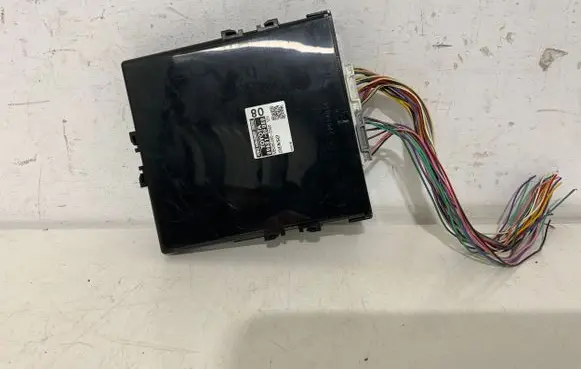 Toyota Avensis T270 Other control units/modules 896810F080