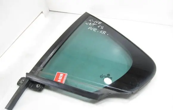 Volkswagen Jetta VI Rear vent window glass 5C6845213 6001001679
