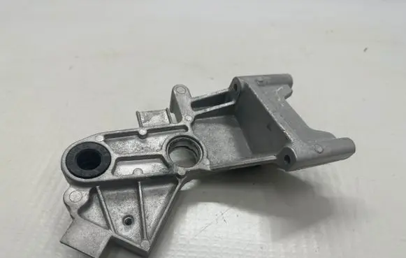 Mercedes-Benz C W205 Air filter cleaner box bracket assembly A6510941627