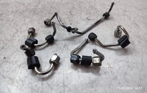 Skoda Karoq Fuel line pipe 