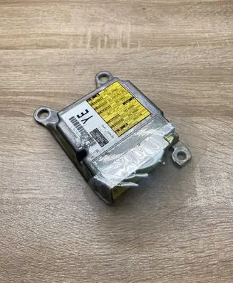 Toyota Prius (XW30) Airbag control unit/module 8917047110