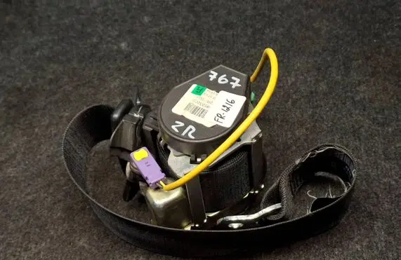 Porsche Cayenne (9PA) Rear seatbelt 7L5857806